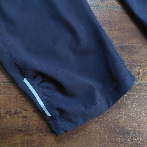 Athleta Dobby Be Free Knicker Capris Size Small - Picture 5 of 10